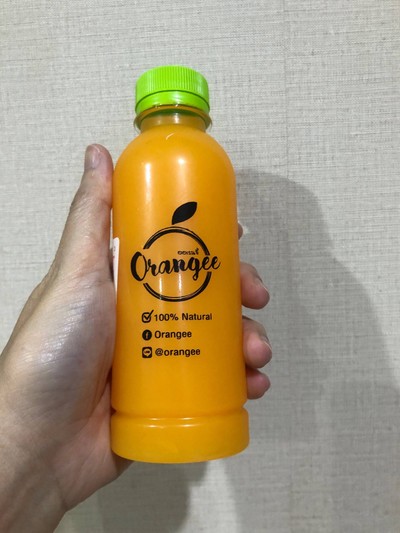 รีวิว น้ำส้ม Orangee (ออเรนจี้) สยามทาคาชิมายะ @ไอคอนสยาม - น้ำส้มคั้น  เปรี้ยวหวานสดชื่น มีเนื้อส้ม