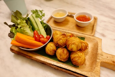 Akart Bistro & Bar (อากาศ บิสโทร แอนด์ บาร์) Akart Bistro & Bar (อากาศ บิสโทร แอนด์ บาร์)
