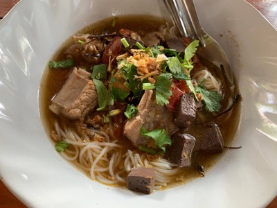 ขนมจีนน้ำเงี้ยว