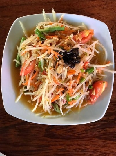 ส้มตำไทยใส่ปู