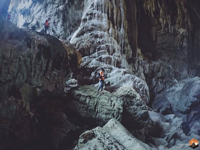 ผมได้ถ่ายแค่ข้างนอกนะครับ ข้างในไม่ได้ถ่ายไว้ รูปเสาหินไม่ต้องพูดถึงเลย ... "ไม่