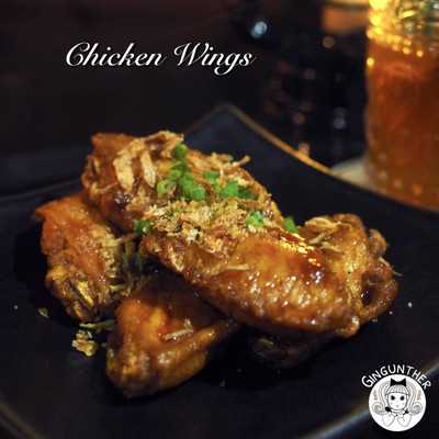 CHICKEN WINGS