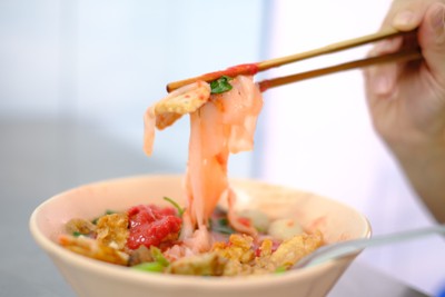 เส้นใหญ่น้ำเย็นตาโฟ