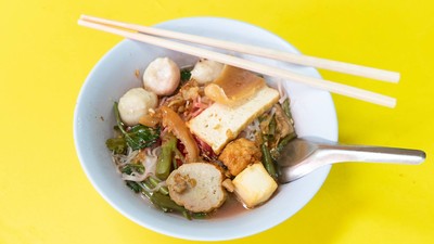 วโรชา (เต็ง) ก๋วยเตี๋ยวลูกชิ้นปลา วโรชา (เต็ง) ก๋วยเตี๋ยวลูกชิ้นปลา