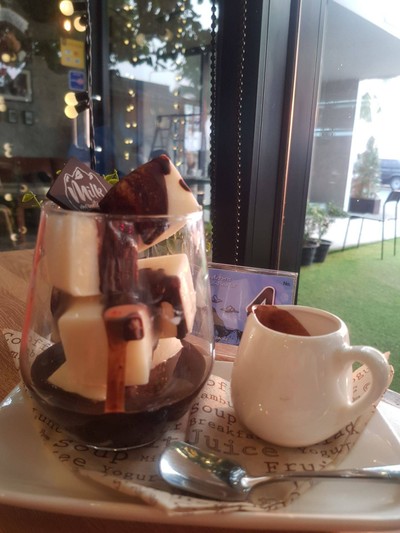 อาหาร หรือ เครื่องดื่ม