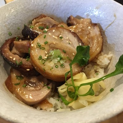 ข้าวหน้าหมูชาชู