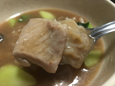 ราดหน้าคะน้าฮ่องกงหมู