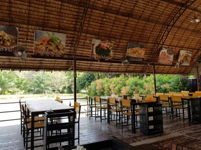บรรยากาศ อิ่มเพลิน สวนผึ้ง