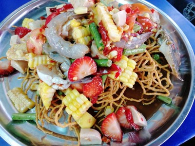 ตำหมี่กรอบสตอเบอรรี่