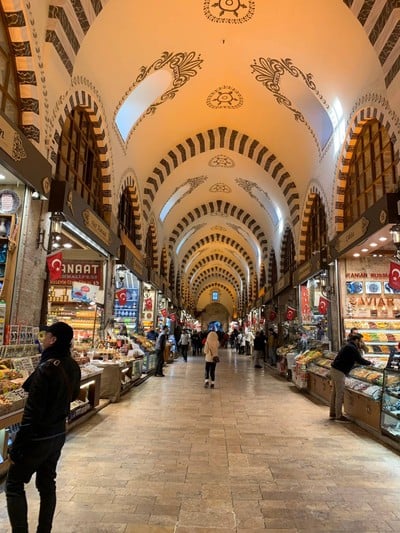 ตลาด ตอนเช้าคนน้อยๆ