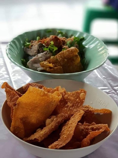 เกี้ยวกรอบ