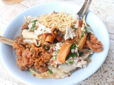 หมี่เหลืองเกี๊ยวน้ำใส เครื่องแน่นๆ😇😇