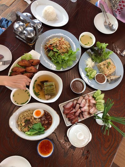 อาหาร หรือ เครื่องดื่ม