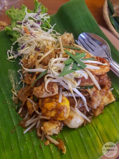 เมนูของร้าน ผัดไทอิงธารา กะทู้