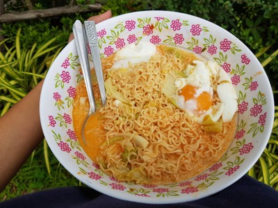มาม่าไข่ลวกชามยักษ์