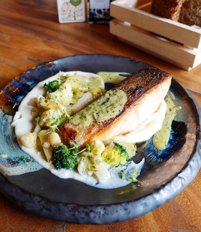 Canadian Salmon (560฿)