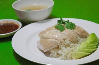 ข้าวมันหอม (Khao Mun Hom) ถนนโชคชัย 4 ปากซอย 50 ติดโรงรับจำนำ ข้าวมันหอม (Khao Mun Hom) ถนนโชคชัย 4 ปากซอย 50 ติดโรงรับจำนำ