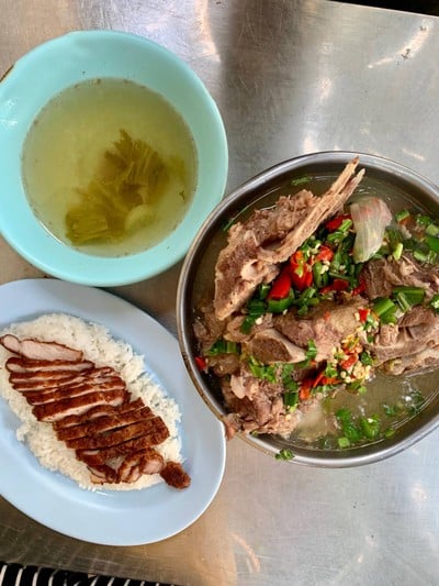 เมนูของร้าน หมูทอดบ้านแขก หมูทอดบ้านแขก  สาขา1  สี่แยกบ้านแขก