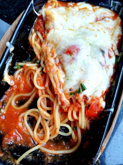 สปาเก๊ตตี้โวลเคโน่ ราคา 220 บาท++