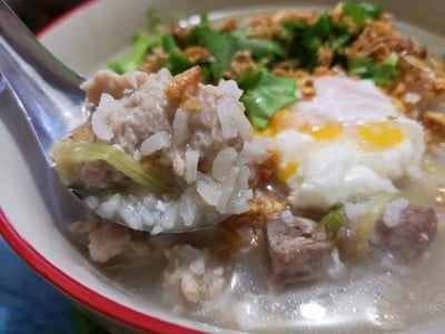 ข้าวต้มหมูเด้ง