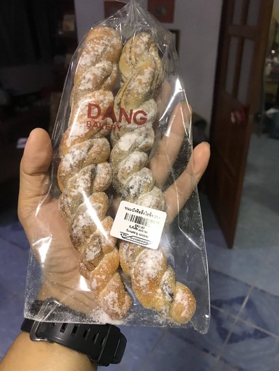 ขนมปังฟิลลิ่งไอซิ่ง