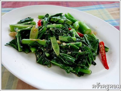 คะน้าผัดเกลือ