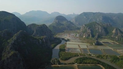 บรรยากาศ จุดชมวิวเขาแดง อุทยานแห่งชาติสามร้อยยอด