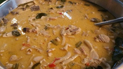 ต้มข่าไก่