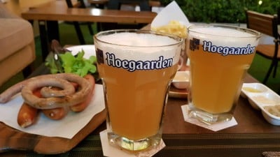 อาหาร หรือ เครื่องดื่ม