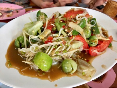 ส้มตำซั่ว ขนมจีน