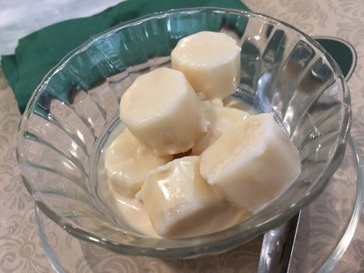 ไอศครีมน้อยหน่านมสด