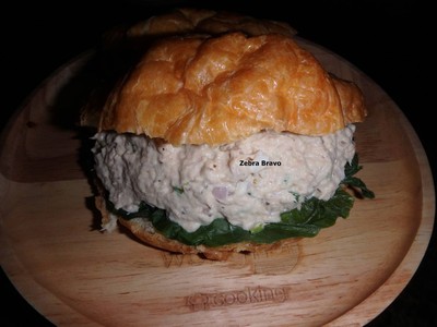 วิธีทำ Tuna Cheese Croissant Sandwich