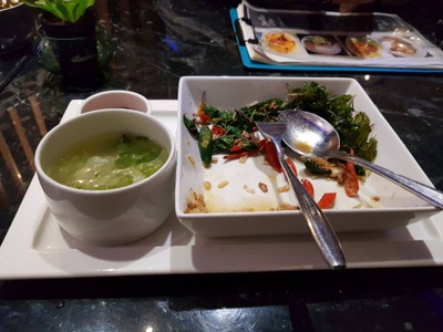อาหาร หรือ เครื่องดื่ม