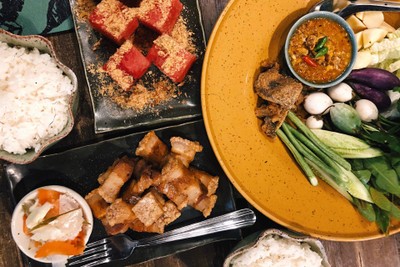 อาหาร หรือ เครื่องดื่ม