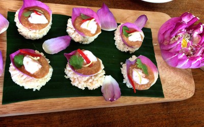 ข้าวตังหน้าตั้ง กลีบบัว