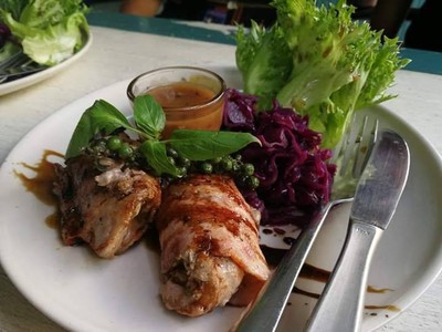 สเต็กเนื้อพันเบคอน