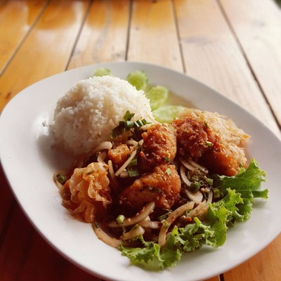 ร้านเตี๋ยวเหนือน้ำ (Tiew Nue Nam) ร้านเตี๋ยวเหนือน้ำ (Tiew Nue Nam)