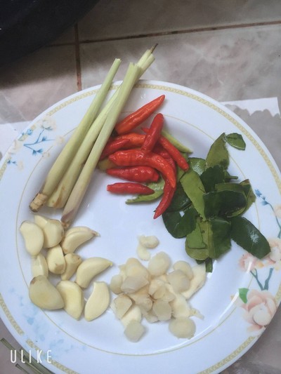 วิธีทำ ไก่อ่อมกระเทียม เด็กหอ วิธีทำ ไก่อ่อมกระเทียม เด็กหอ