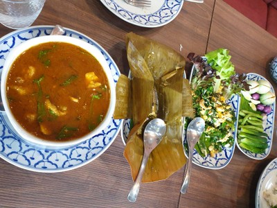 อาหาร หรือ เครื่องดื่ม