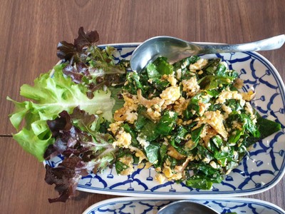 ใบเหลียงผัดไข่