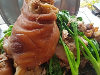 เจ๊หนึ่งข้าวขาหมูบุฟเฟ่ต์