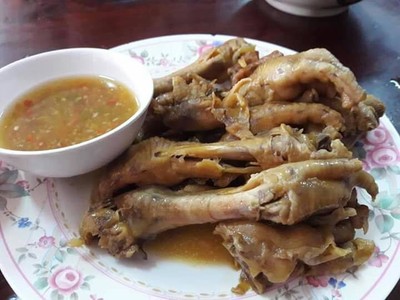 ตีนไก่พะโล้