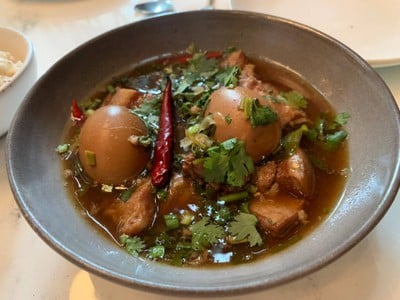 เมนูของร้าน Baan Restaurant 'Thai Family Recipe' ถนนวิทยุ