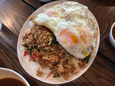 กระเพราหมูสับไข่ดาว ไซส์ XL