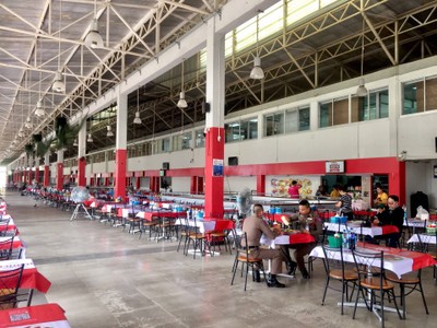 บรรยากาศ อ้วนผอมสเต็กสามย่านจานดาวเทียม