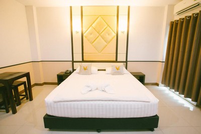 เดอะ ทริปเปิ้ล วี