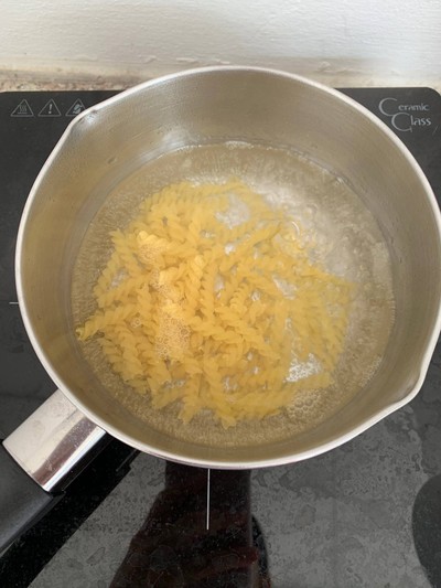 วิธีทำ พาสต้าเอลิเกทูน่าผัดกะเพรา