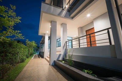 ปาริสา เพลส