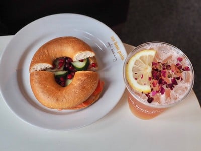 Au Bon Pain (โอ บอง แปง) อาคารสาธรธานี Au Bon Pain (โอ บอง แปง) อาคารสาธรธานี