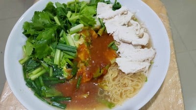 วิธีทำ ราเมงสุกี้ อกไก่ฉีก วิธีทำ ราเมงสุกี้ อกไก่ฉีก